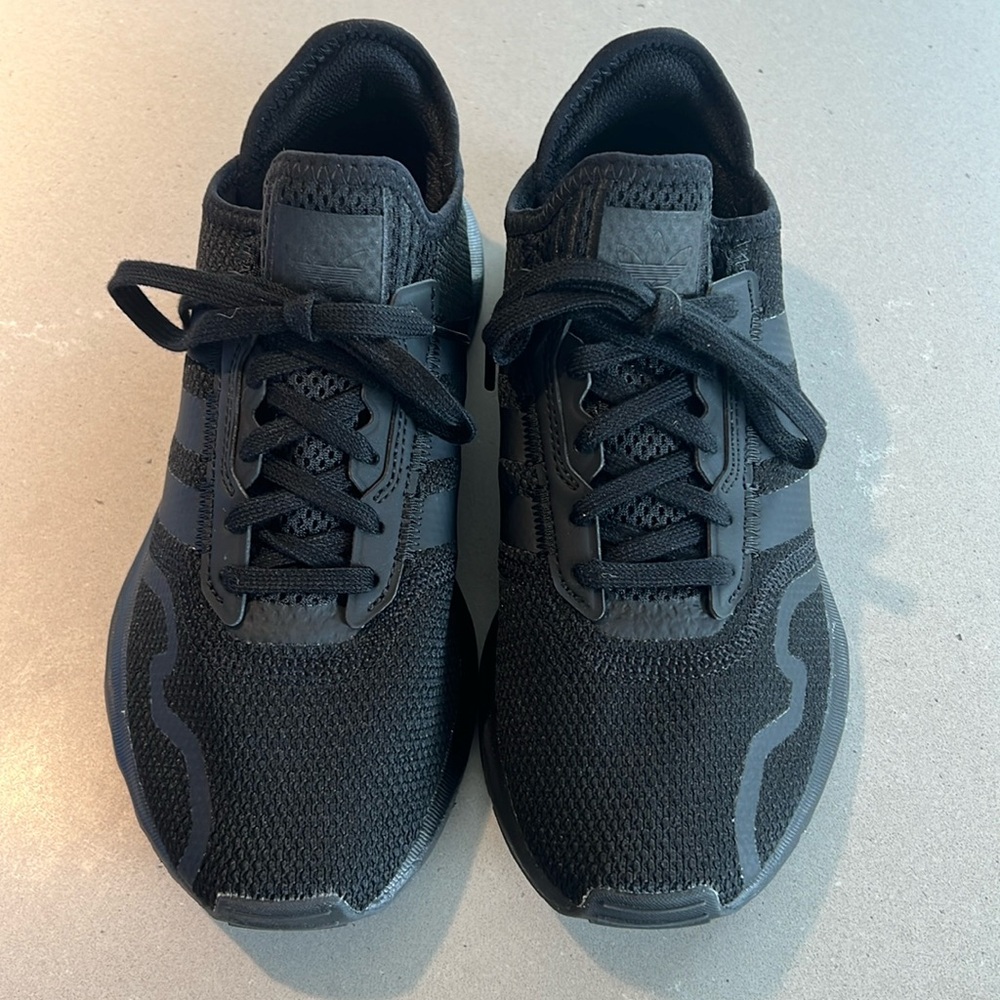 Adidas Swift Run